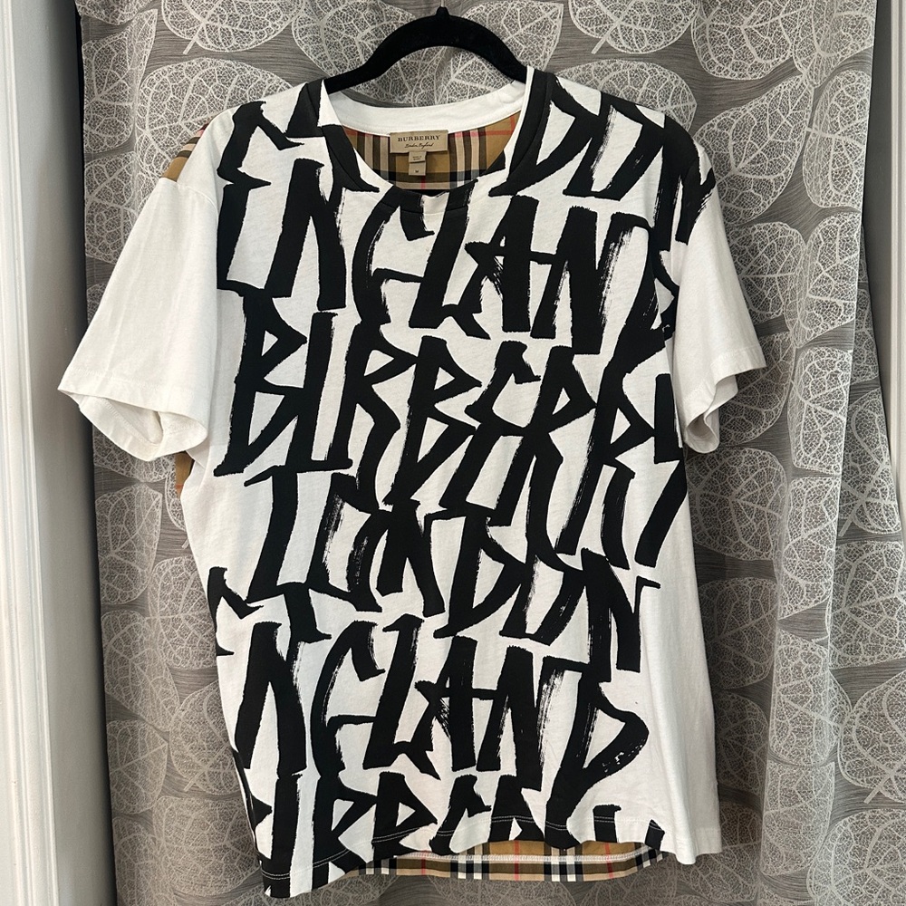 Authentic Women’s Burberry Beige and Black Plaid T-Shirt